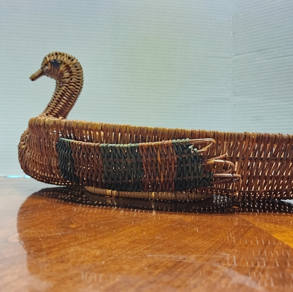 Woven Wicker Tricolor FAN TAIL Turkey Shape Basket Centerpiece Thanksgiving - Picture 10 of 12